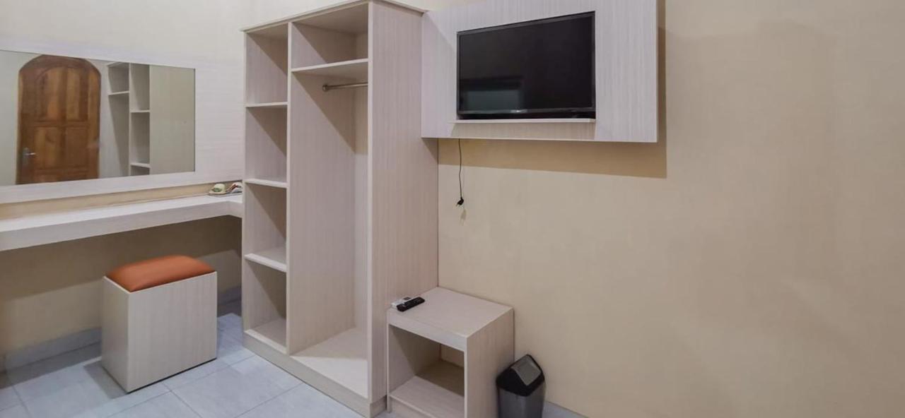 Reddoorz Near Pantai Pancer Door Pacitan 호텔 외부 사진