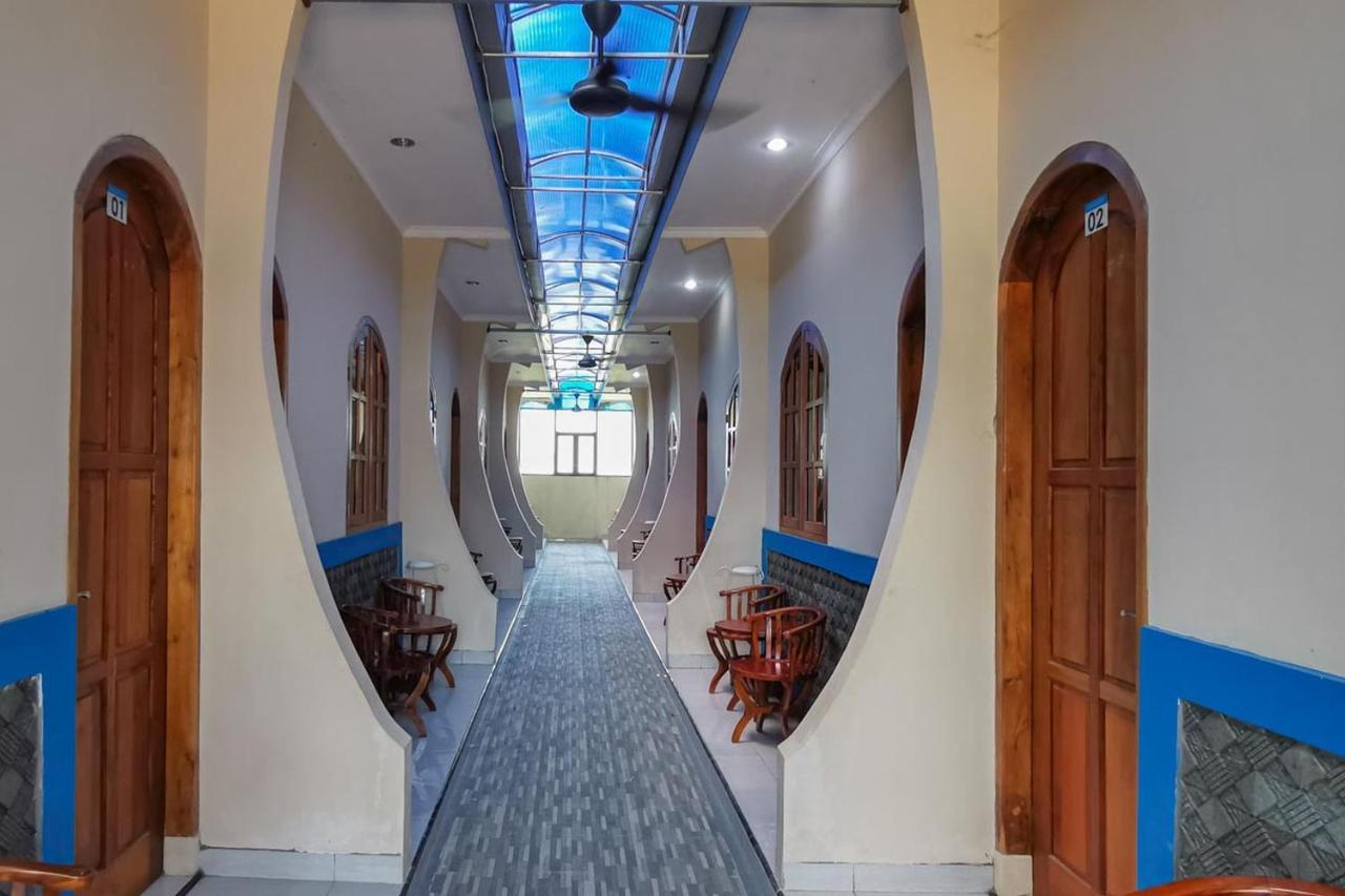 Reddoorz Near Pantai Pancer Door Pacitan 호텔 외부 사진