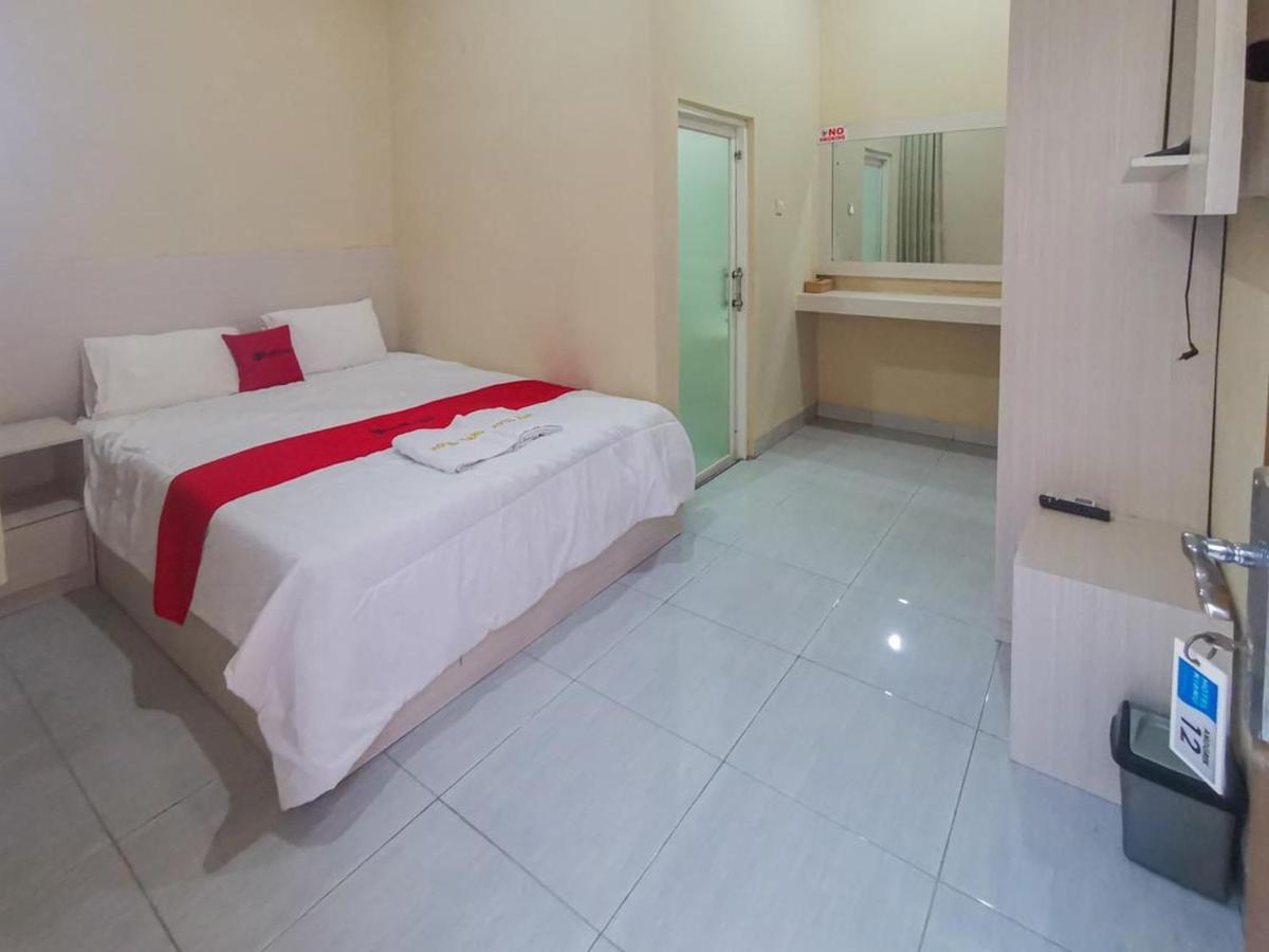 Reddoorz Near Pantai Pancer Door Pacitan 호텔 외부 사진